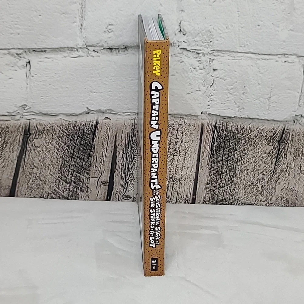 Kids/Children's Illustrated Captain Underpants and Dog Man Two Books Dav Pilkey